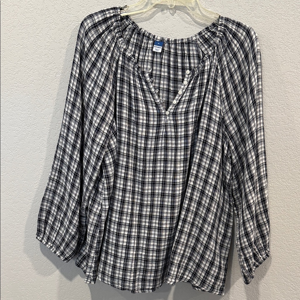 Old Navy Black and White Plaid Peasant Top